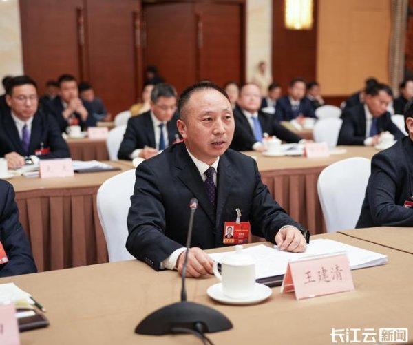 全国人大代表王建清：东风岚图汽车将于3月19日登陆港股