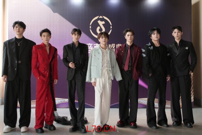 星辰闪耀，再创佳绩！SDMCN星辰九宫格全面复播，诞生七位百万主播！