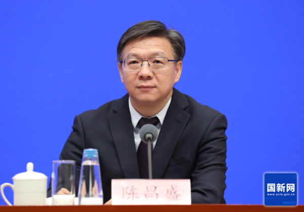 如何缓解年轻人就业方面的焦虑？《政府工作报告》起草组解答